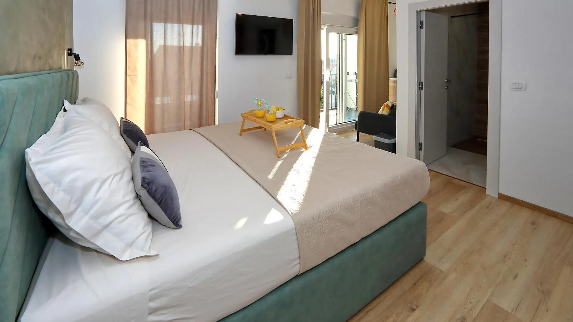 Apartments Royal Holiday Bibinje