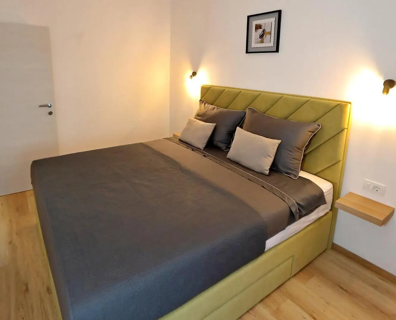 Apartments Royal Holiday Bibinje